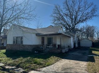 322 E Rock St, Aurora, MO 65605