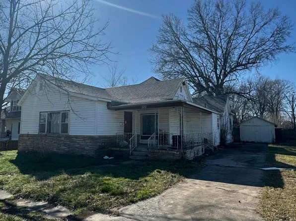 322 E Rock Street, Aurora, MO 65605