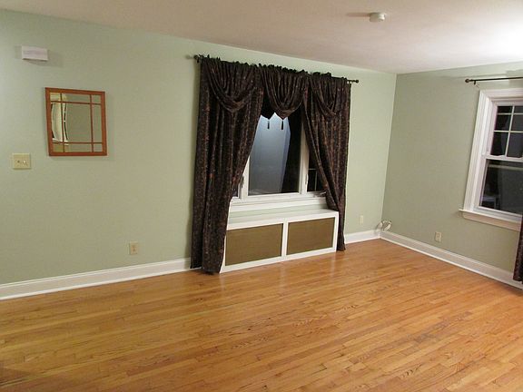 3rd image of 120 Frederick Ave