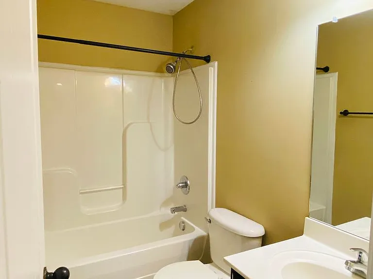 1725 Thistlewood Dr #B — Photo 11
