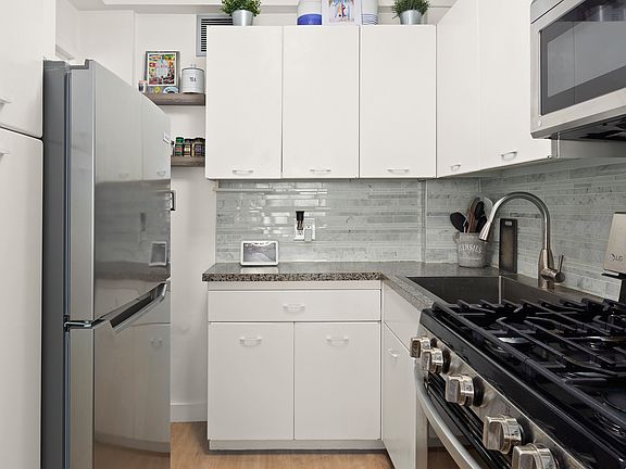 5th image of 310 W 56th St Unit 5-D