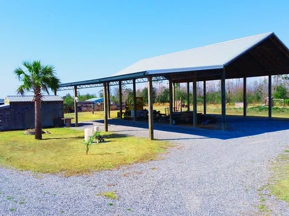 591 Chapel Ln, Port Saint Joe, FL 32456