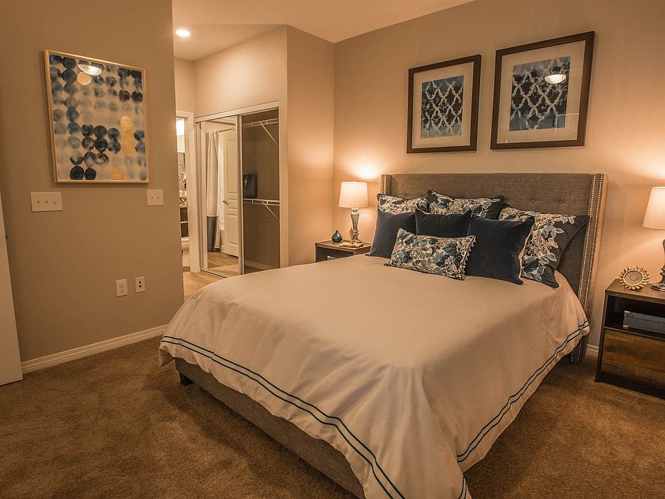 B3 1140 SQFT 2 Bed 2 Bath