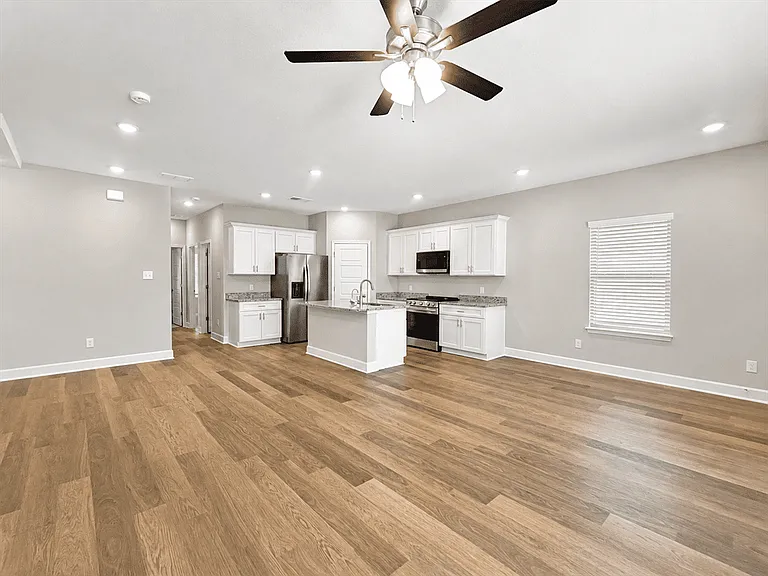 7142 Magnolia Crk #101 — Photo 4