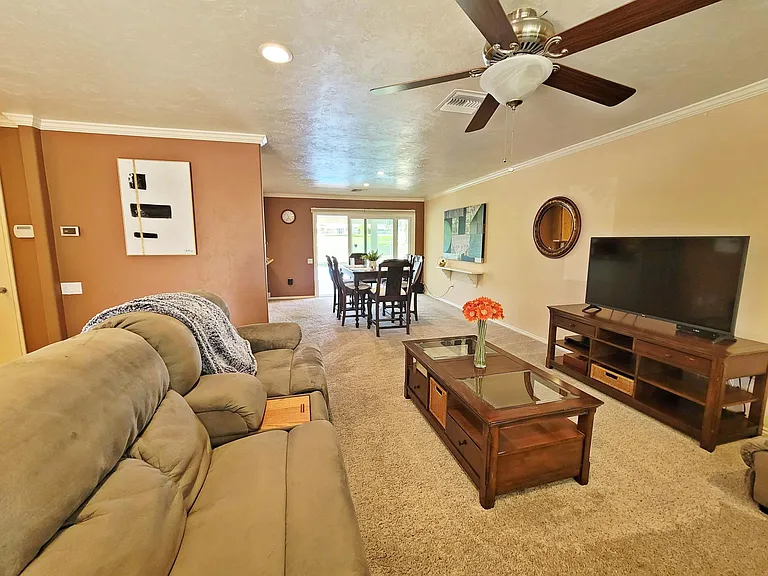 42445 Kansas St — Photo 6