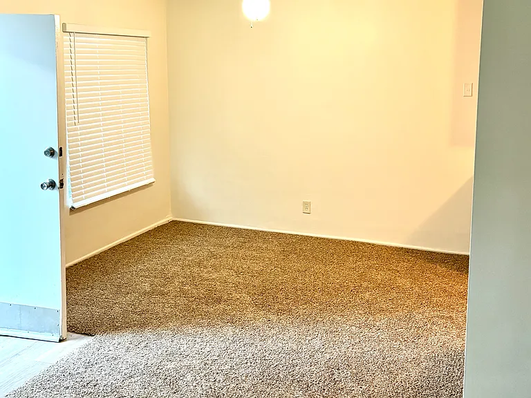701 N Maple St #2 — Photo 6