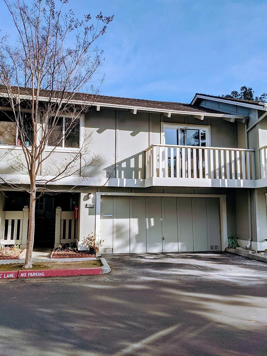10918 Northshore Sq photo 1