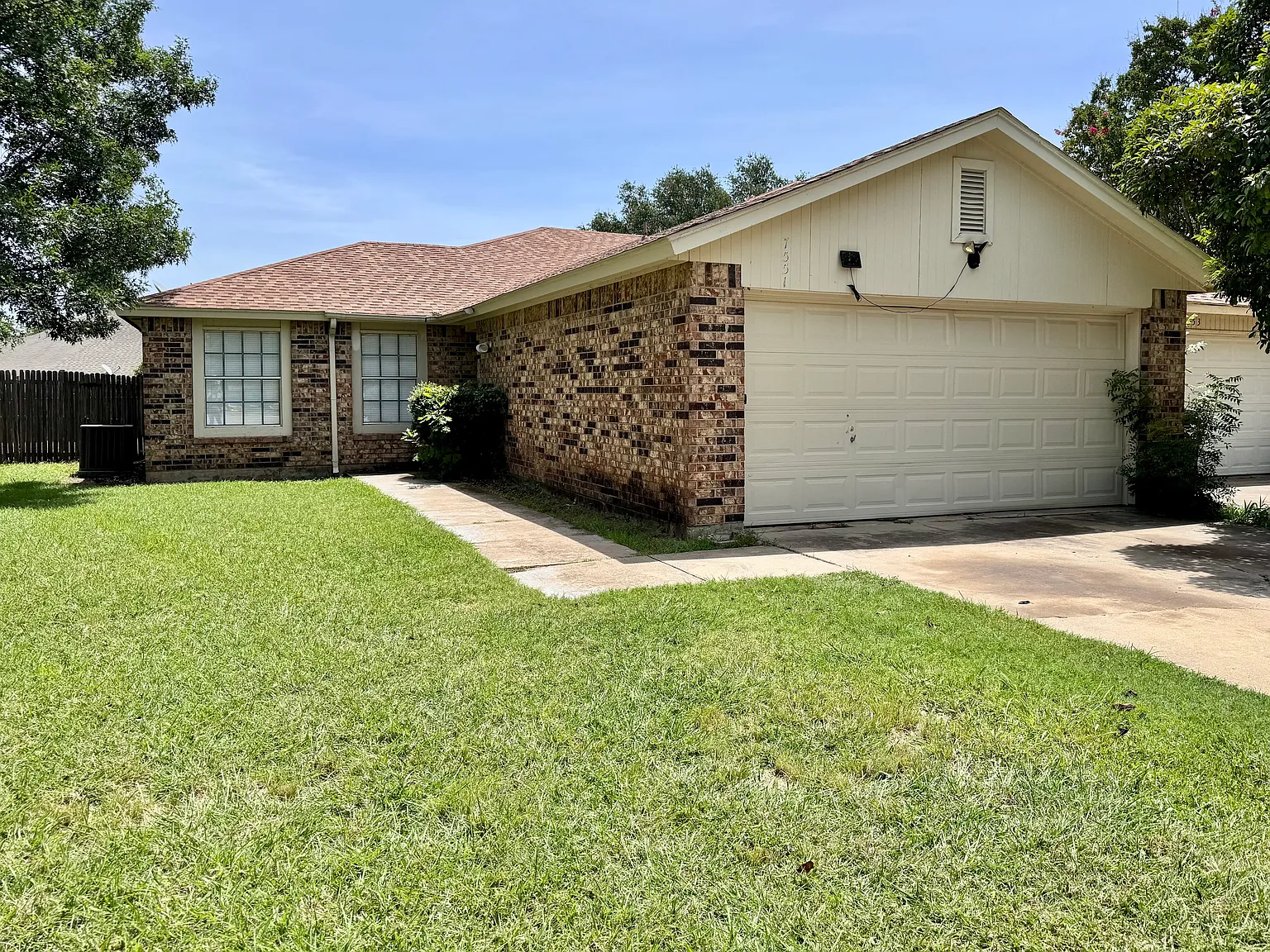 3 bed, 1321 sqft, $1,695 — Photo 1