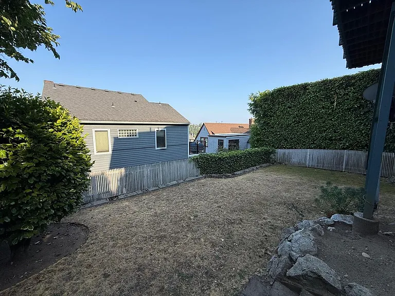 2466 Montavista Pl W — Photo 38