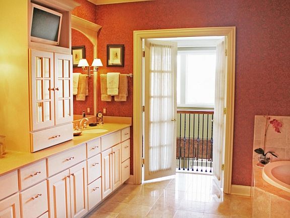 5th image of 1125 Canterbury Dr