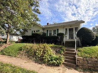 1565 34th Ave, Moline, IL 61265