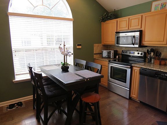 5th image of 8636 Robinson Forest Drive L #101