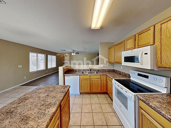 4th image of 16230 W Woodlands Ave