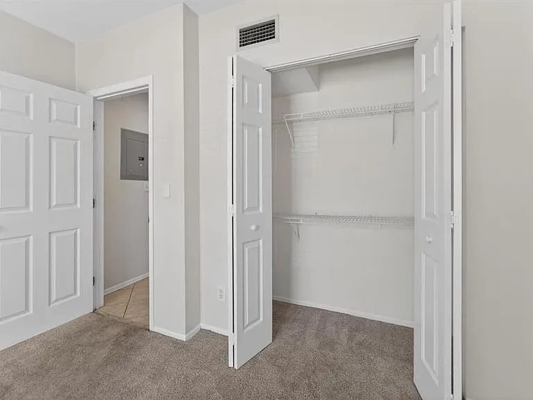 658 Green Valley Rd #B3 — Photo 13