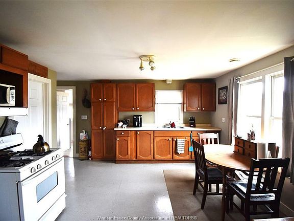 3rd image of 1290 Road 2 W