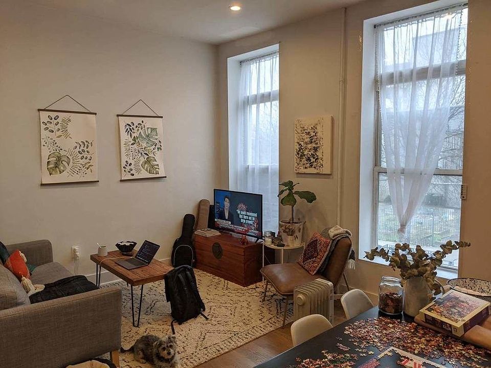 2nd image of 68 Carroll St #2650