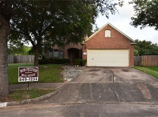 1115 Kerri Ct, Sugar Land, TX 77479