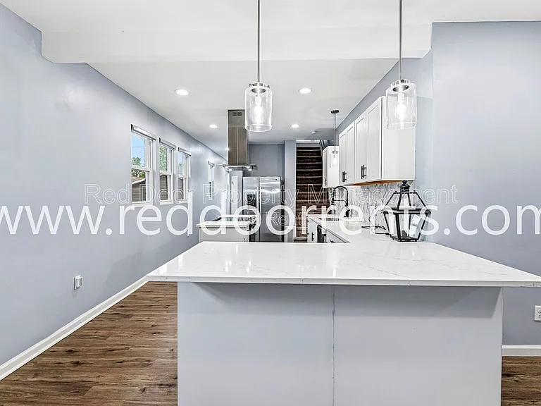 3146 Broadway St — Photo 16
