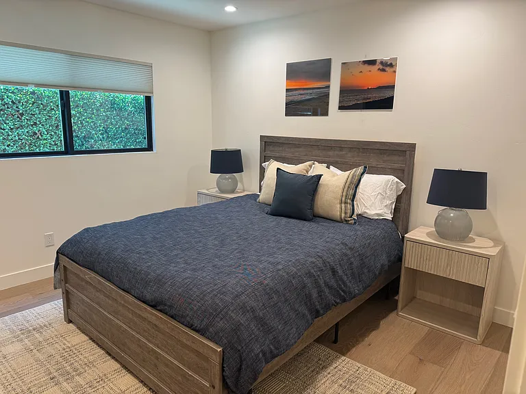 Guest #1 w/ Queen bed.