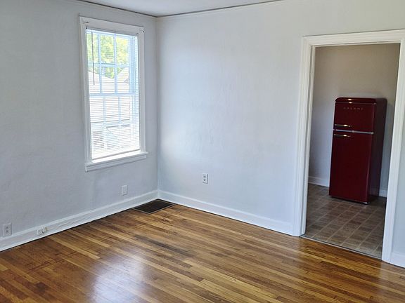 2nd image of 228 1/2 E 56th St