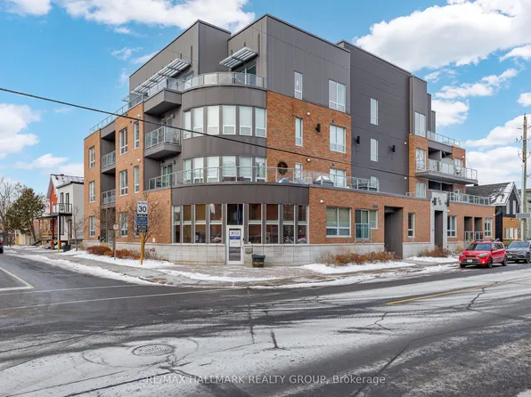 390 Booth St #106, Ottawa, ON K1R 7K6