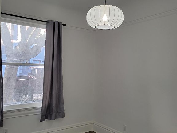 4th image of 1287 Green St