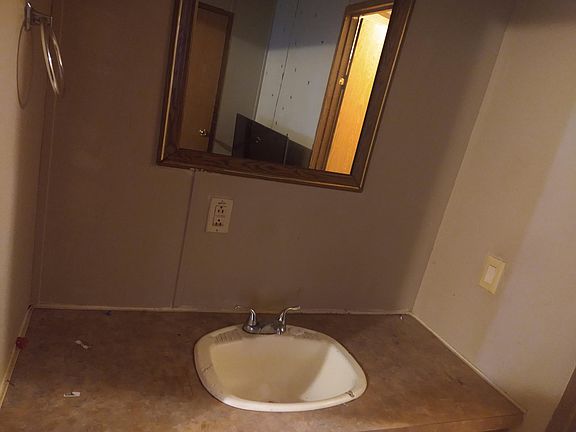 3rd image of 106 Dutchess Dr
