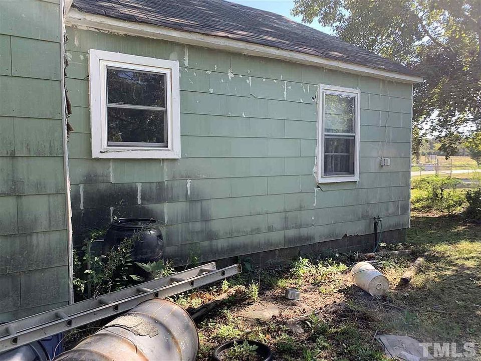 2nd image of 1610 S Clinton Ave