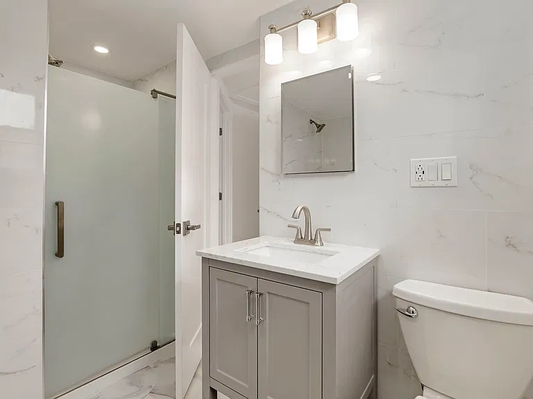 4340 N Oakley Ave #CH — Photo 16