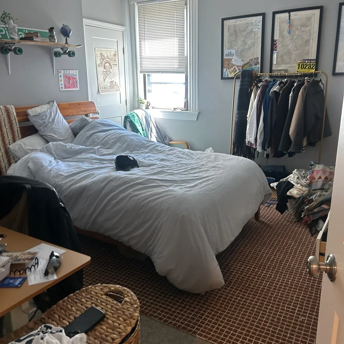 3 bed, 1.0 bath, 1400 sqft, $4,200 — Photo 3