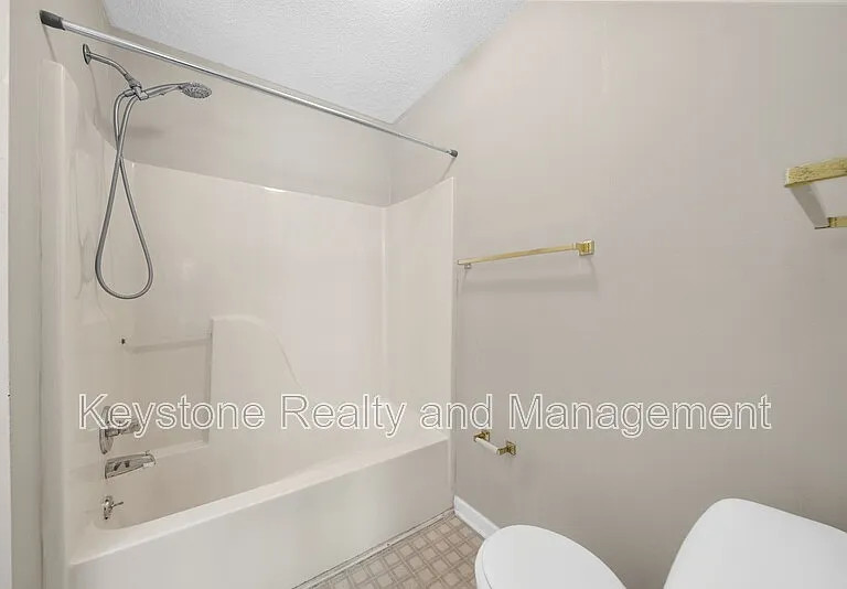 3280 Tower Dr #C — Photo 11