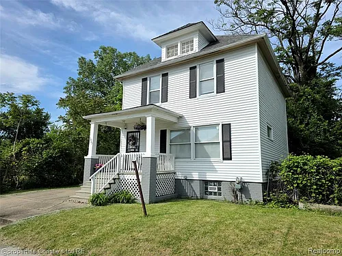 2927 Seyburn St Photo 1