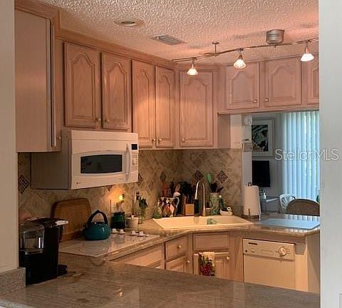 4th image of 2428 Columbia Dr APT 4