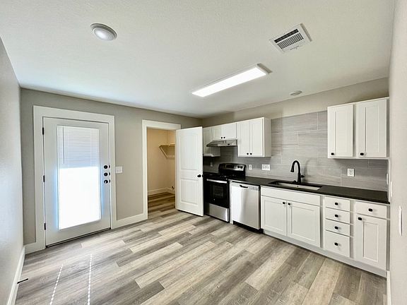 2nd image of 2012 Cedarhill Dr Unit A