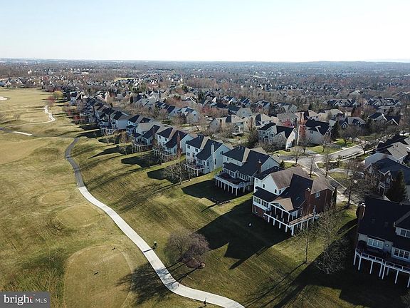 3rd image of 19944 Hazeltine Pl