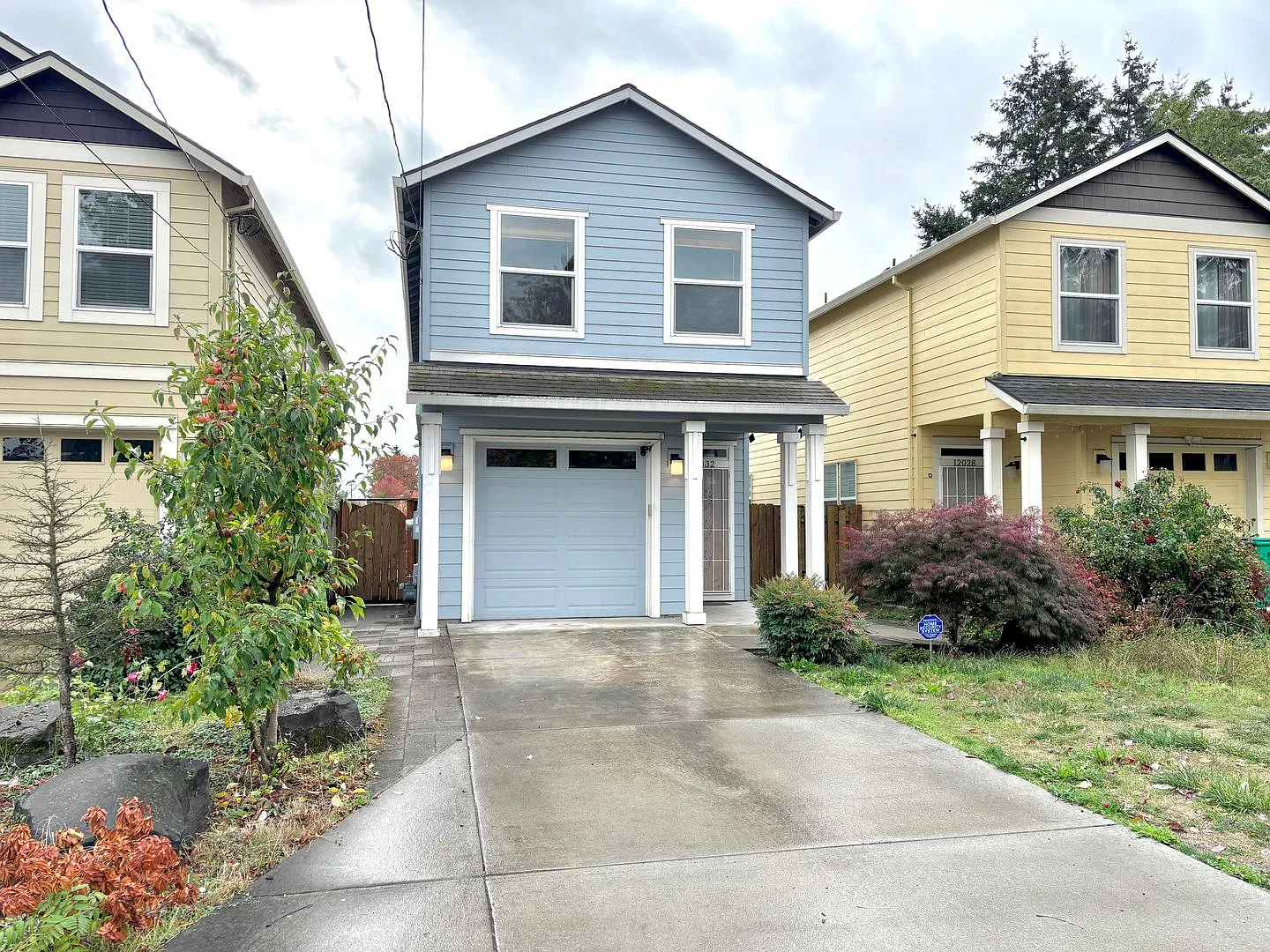 Spacious Mill Park 2-Level Single Family Home with Fenced Backyard — Photo 1