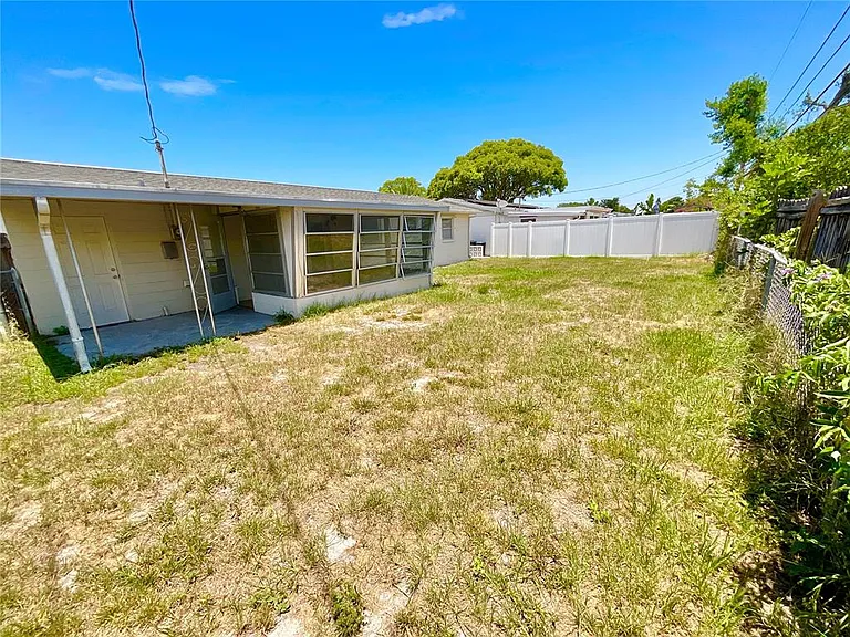 3528 Latimer St — Photo 13