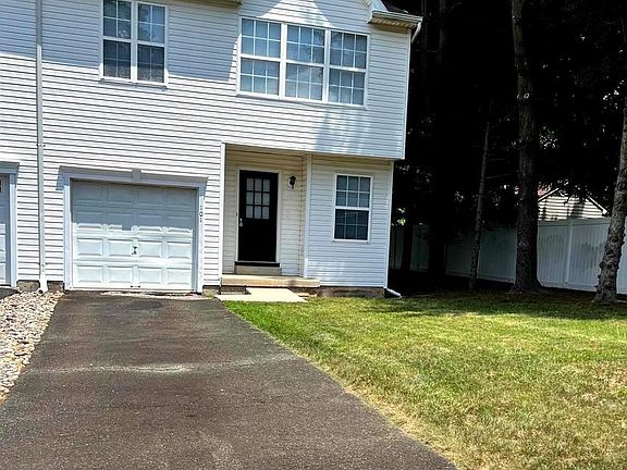 2nd image of 101 Hickory Hollow Cir