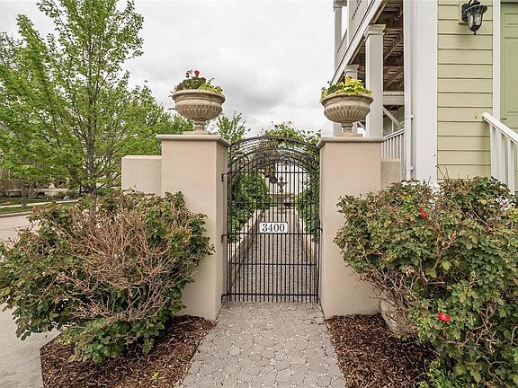 Unique Garden entrance!