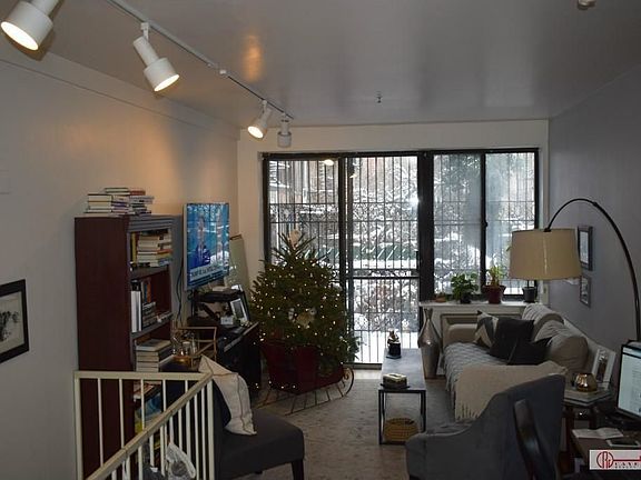 3rd image of 1724 2nd Ave #M1