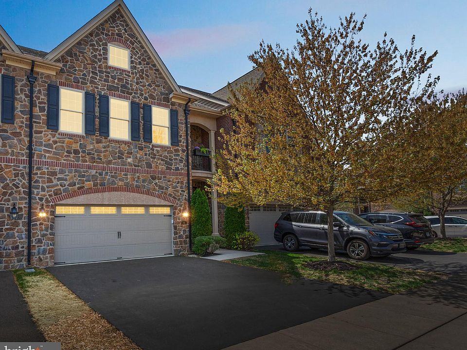 1st image of 52 David Dr