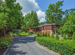 446 Half Hollow Rd, Dix Hills, NY 11746