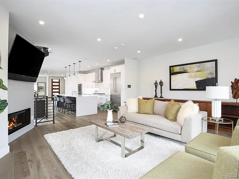 427 Milwaukee St — Photo 15
