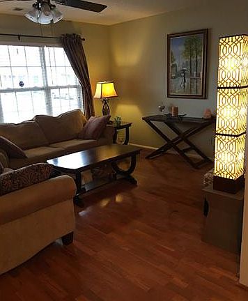 3rd image of 15020 Deshler Ct