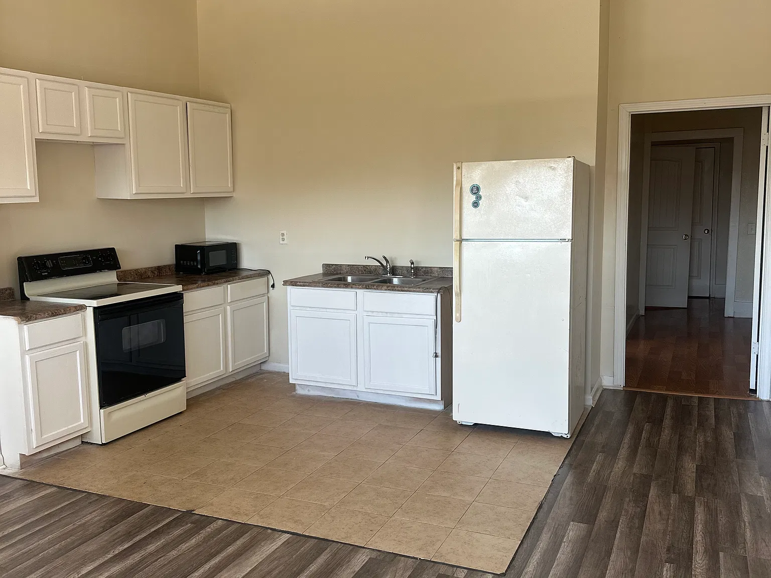 2 bed, $1,200 — Photo 4