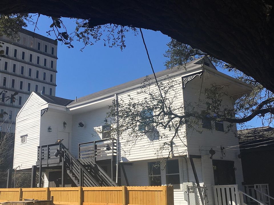 1st image of 2612 Banks St