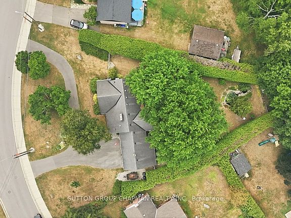 2nd image of 763 Oban Cres