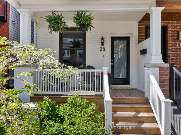 28 Frizzell Ave, Toronto, ON M4K 1H9