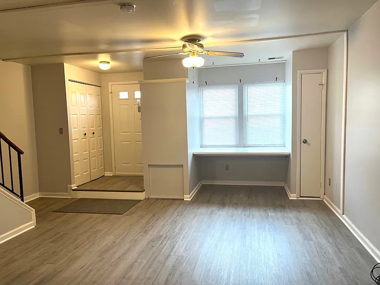 8 Appledowre Ct — Photo 3