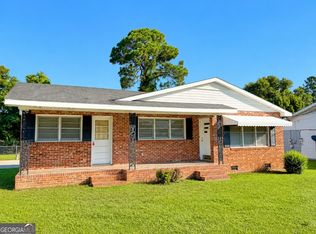 2021 Tebeau St, Waycross, GA 31501